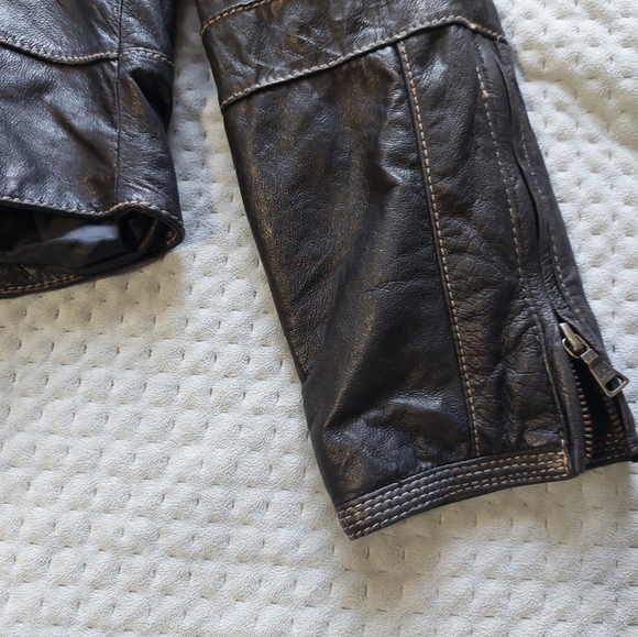 Ana Women's Black Leather Jacket with Faux Fur Collar - Picture 7 of 12